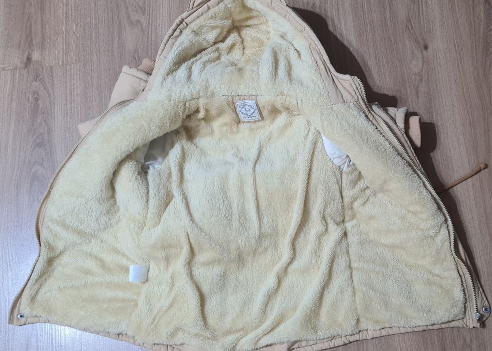 Куртка на девочку 7-8 лет