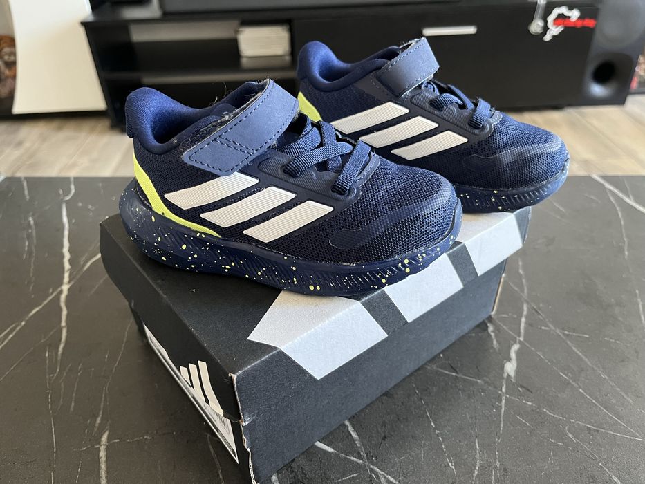 Детски маратонки adidas Runfalcon 5