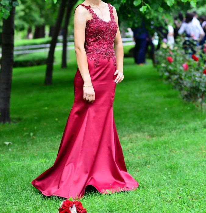 Абитуриентска рокля