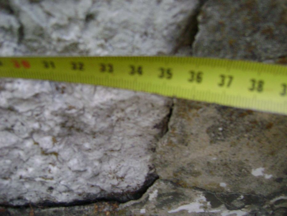 Дялани стъпала от камък