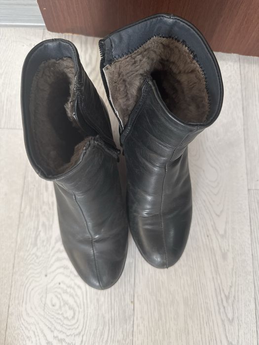 Продам зимнюю обувь