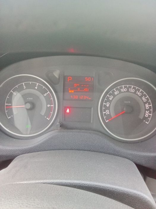 Продам .Пежо 301