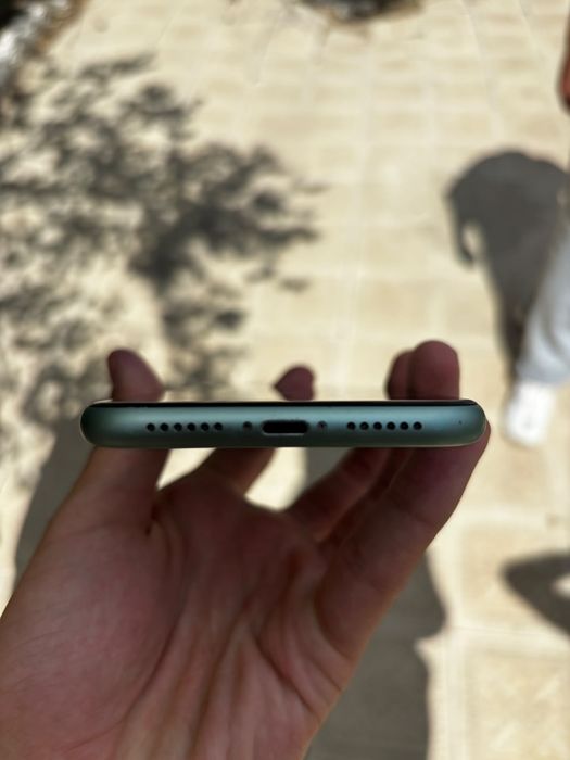 iPhone 11  128гб
