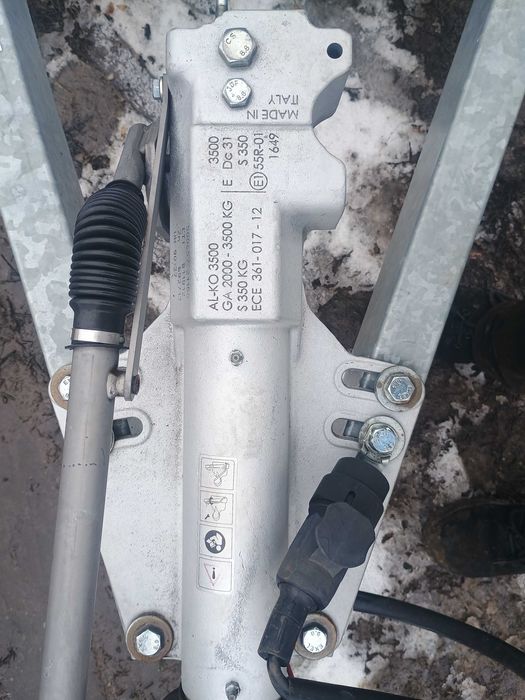 Remorca auto 3500kg, 3axe 611x230