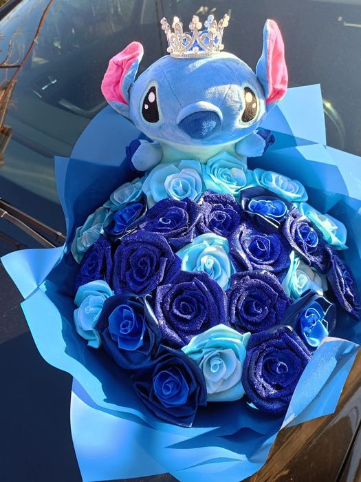 Букет Стич и вечни рози