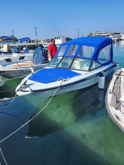 Barca 6 persoane Glastron Invader