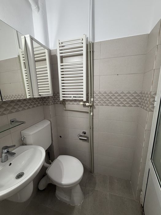 Garsoniera proaspat renovata
