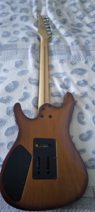 Електрическа китара Ibanez  Gio в комплект с кубе Behringer и ефект