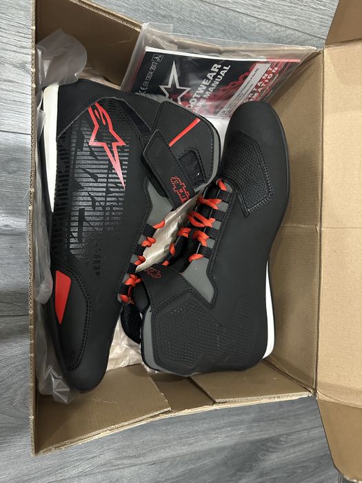 Продам мотоботы Alpinestars