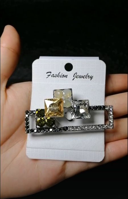 Брошь бижутерия НОВАЯ