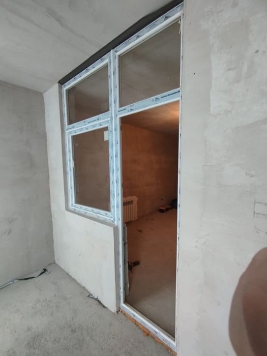 Продам пластиковое окно и дверь