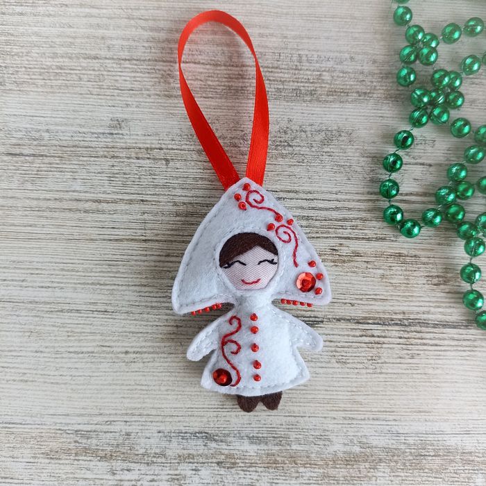 Игрушки на ёлку из фетра