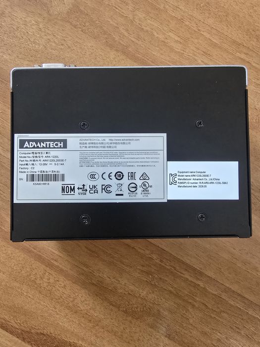 Advantech ARK-1220L.