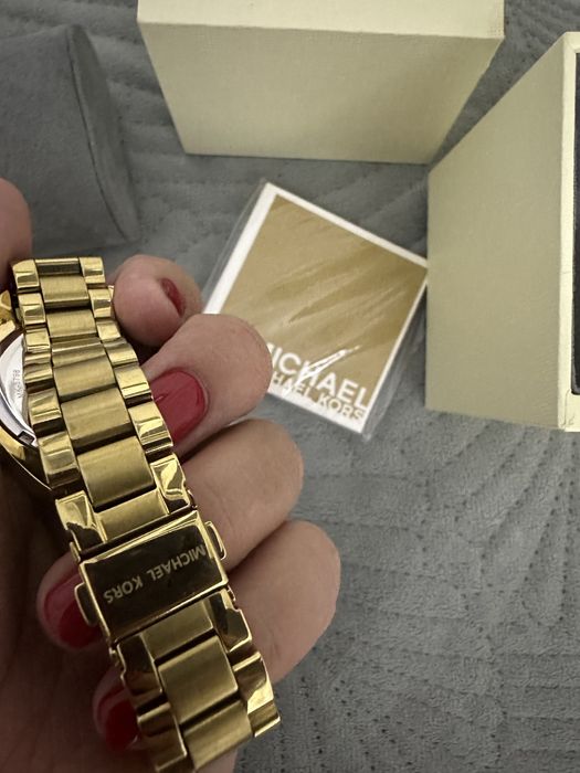 Часы майкл корс