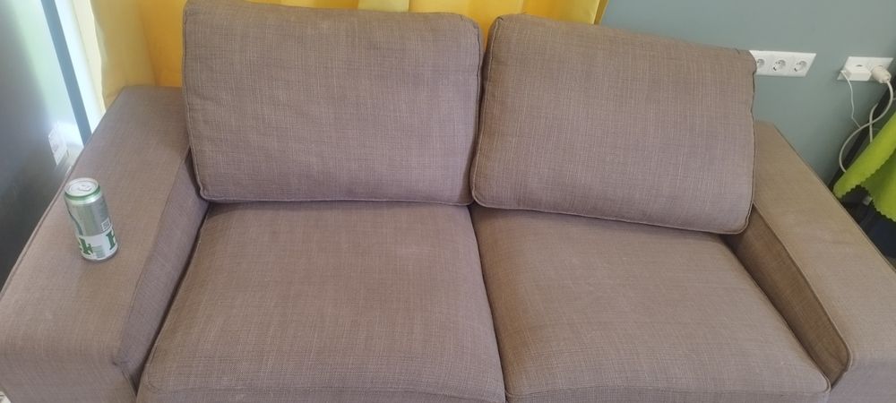 Продавам двуместен диван