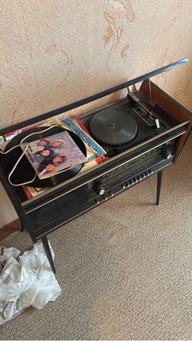 Продам радиола ….