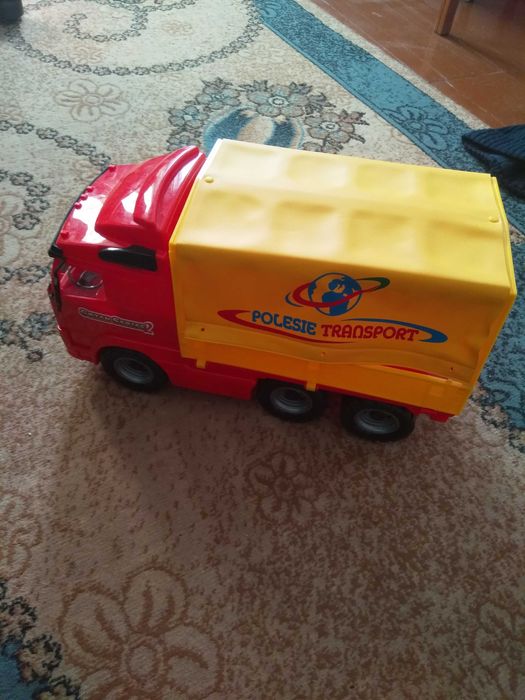 Продам большую детскую машину