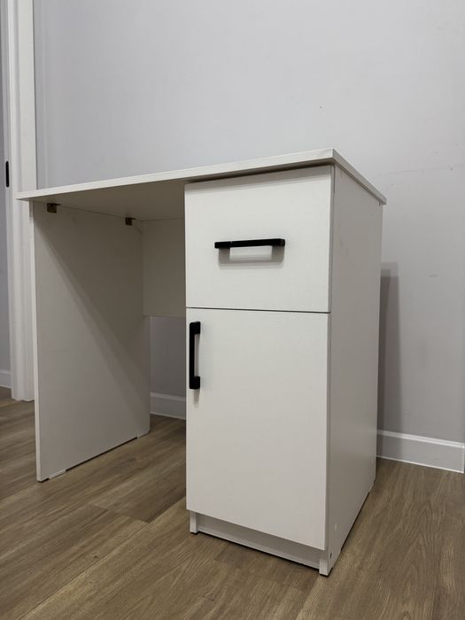 Письменный стол