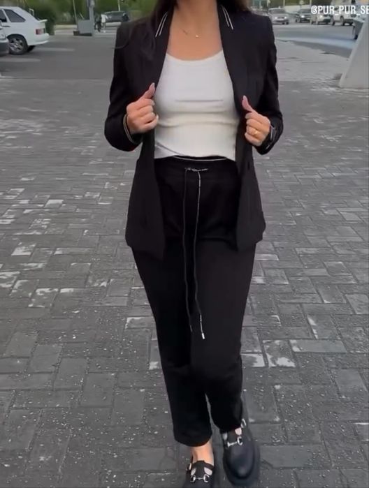 Женский костюм спорт шик