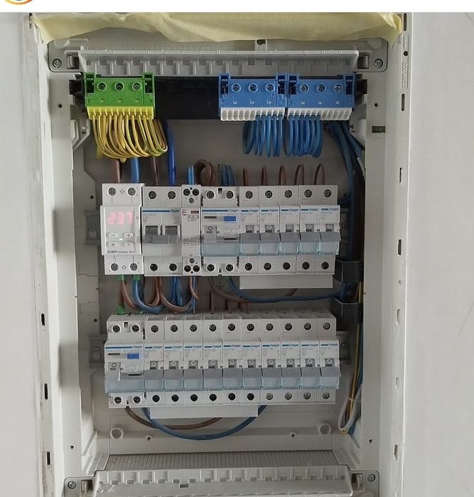 Электрик монтажник