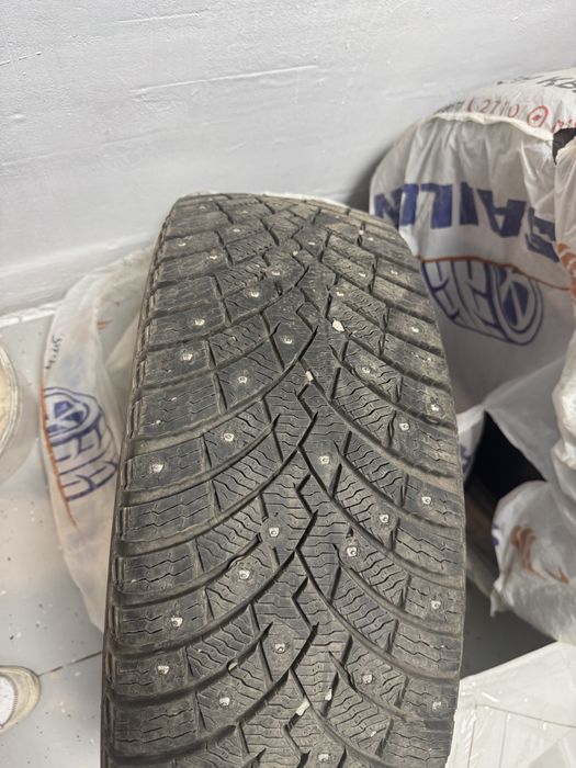 Продам зимнюю резину Pirelli Ice Zero 2 Scorpion