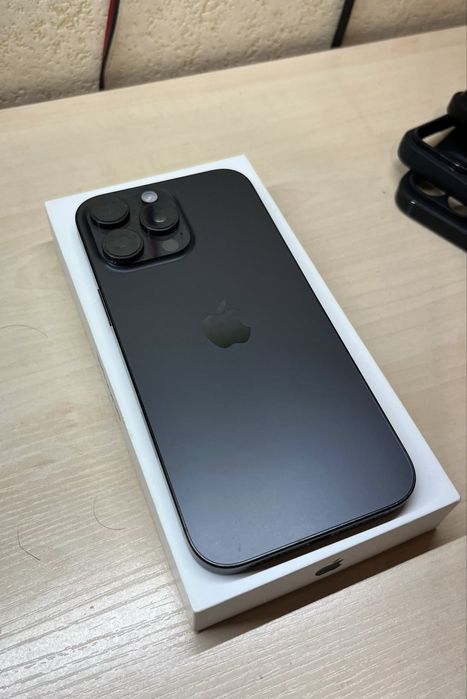 Продам Айфон 16 про макс (16 pro max)