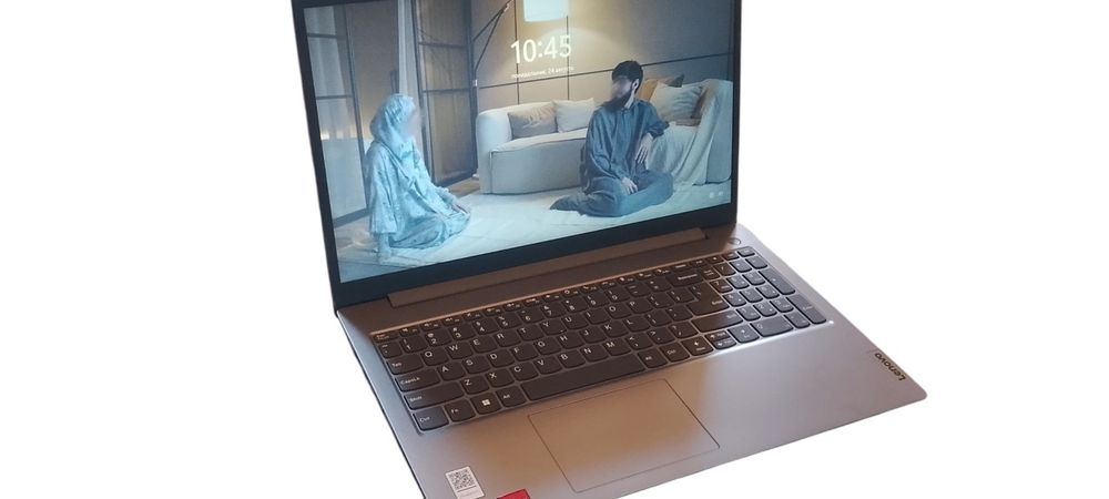 Noutbuk lenovo 82YU