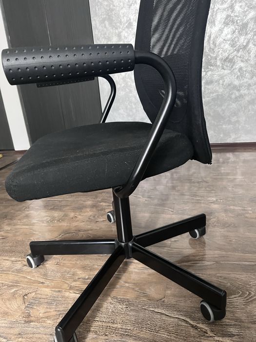 Scaun rotativ reglabil Ikea - pret fix