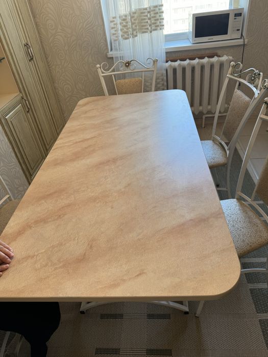 Стол и стулья на кухню 1,60 на 80