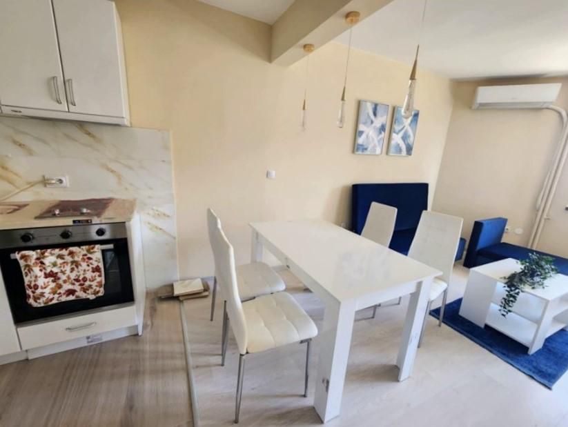 Дава се под наем Тристаен апартамент в София, Оборище - 75 кв.м за 750 € - Снимка #1