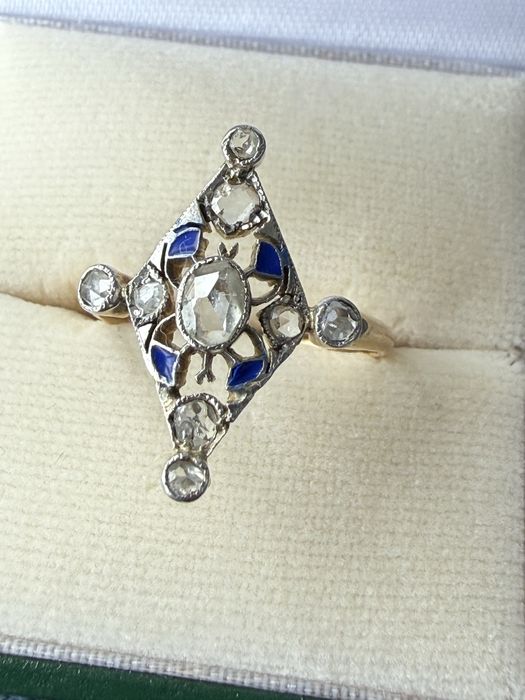 Inel Art Deco anii 1920 din aur cu diamante