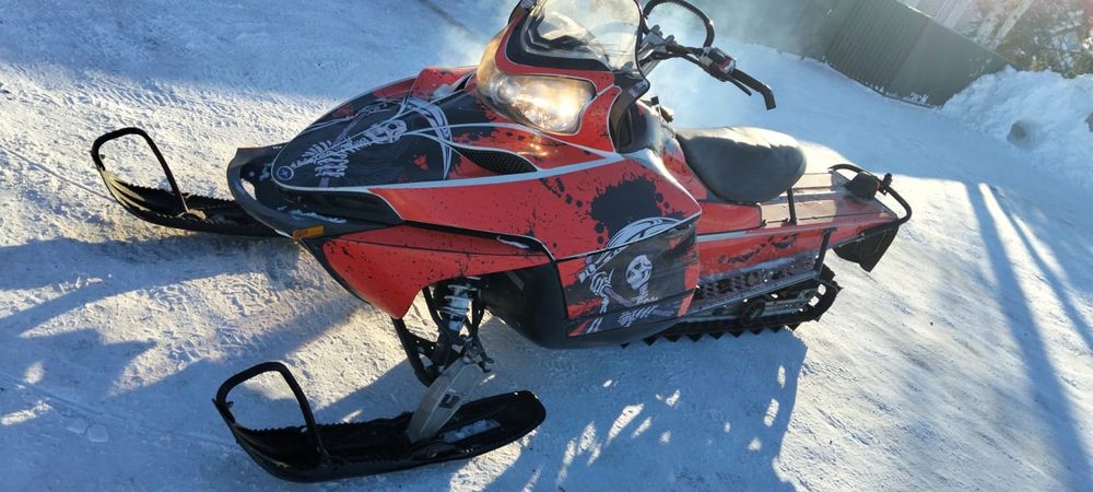 Продам снегоход Полярис