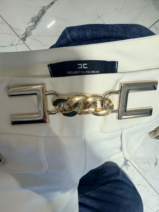 Стилен Дамски костюм