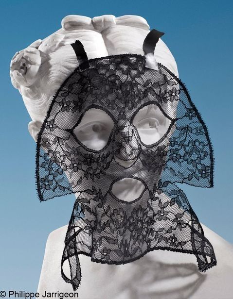 Haute couture маска за лице Givenchy