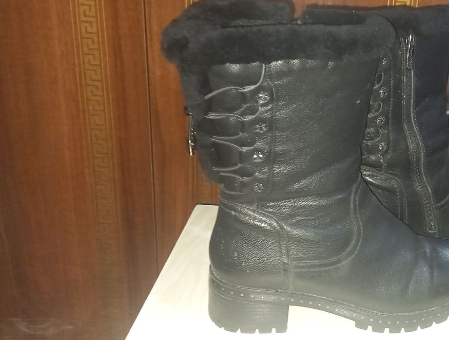 Продам зимние Сапоги и ботинки