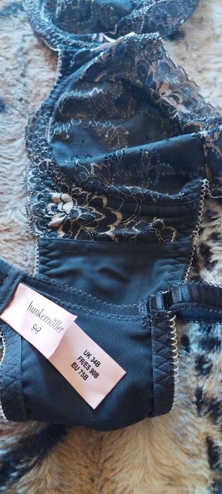 Sutien din dantela, gri cu roz: Hunkemoller! EUR: 75B! Purtat 1 data!