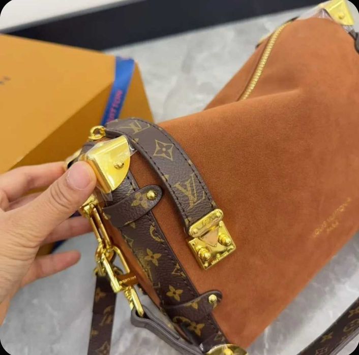 Продам сумку на плечо, багет Louis Vuitton