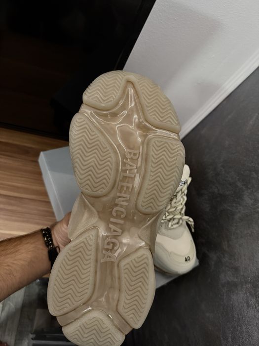 Balenciaga Triple S bej