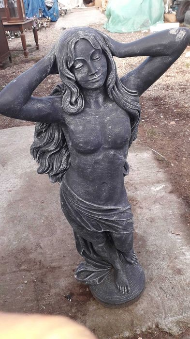 Statuie din piatra (beton)