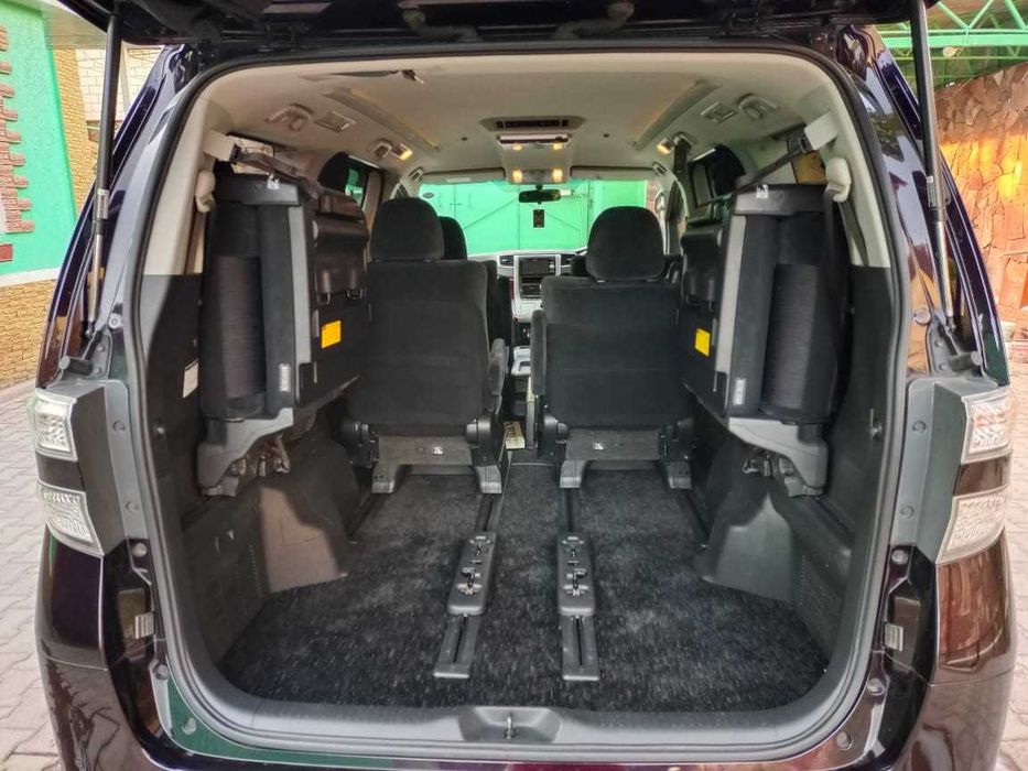 Продам автомобиль  Тойота Альфавд