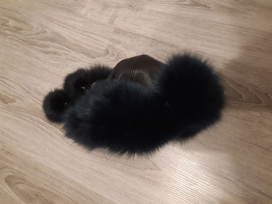Caciula blana naturală piele ciucuri