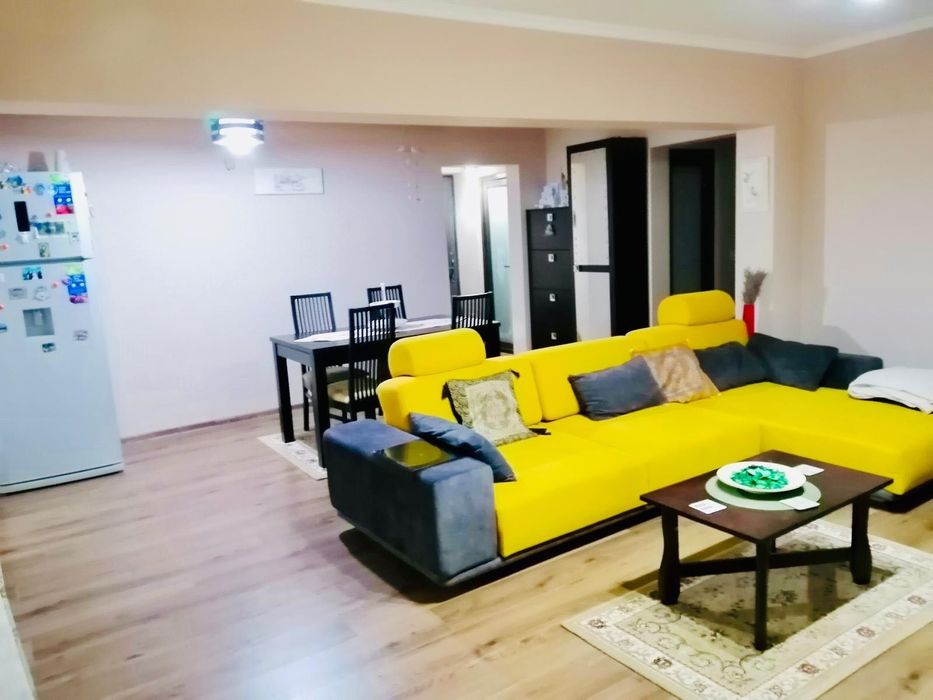 Închiriez apartament