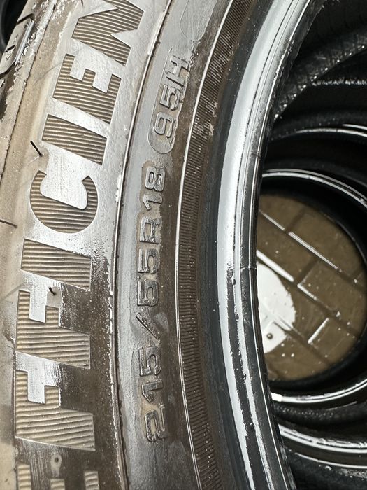 Set anvelope vara 215/55-18