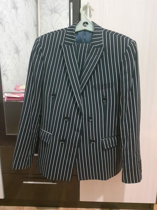 Костюм сатылады шалбарымен...