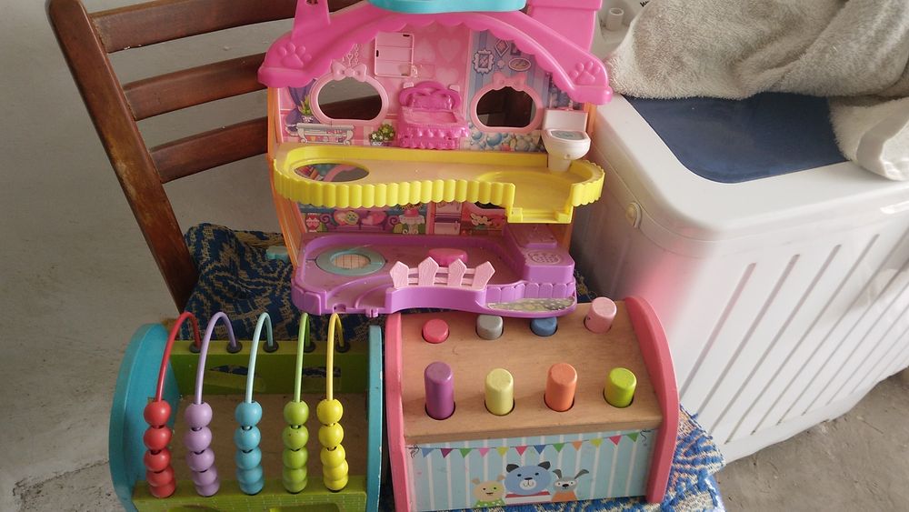 Vând jucarii pentru copiii ieftin la 200 de lei