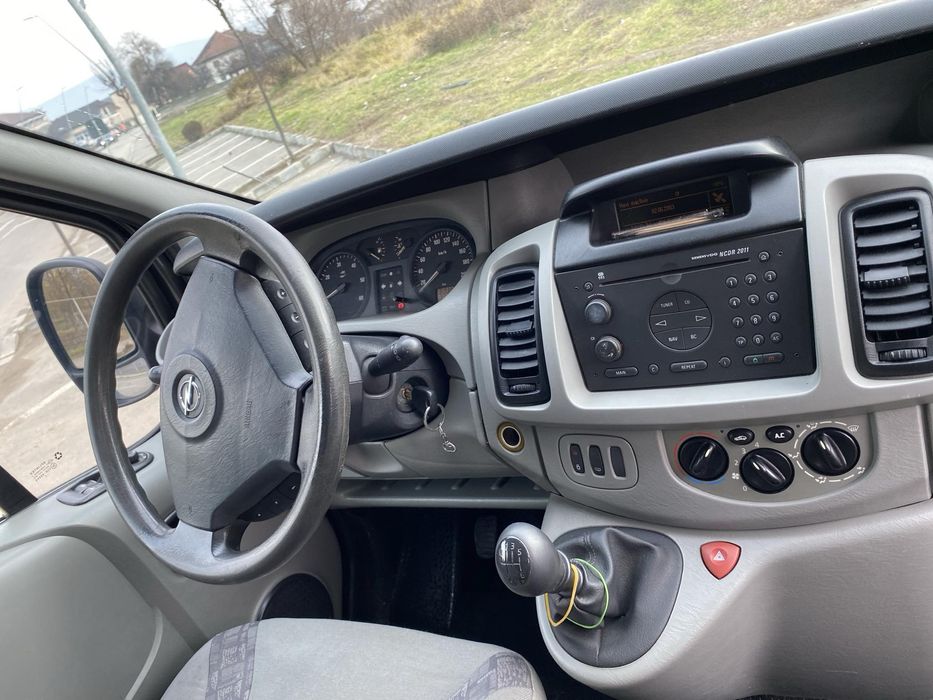 Opel vivaro  5+1 ,varianta lunga