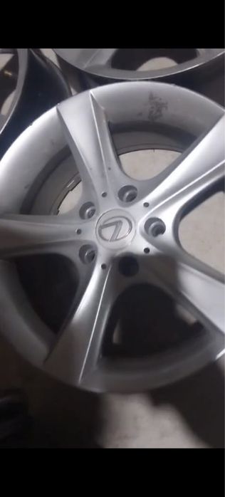 Продам СРОЧНО 4 диска!