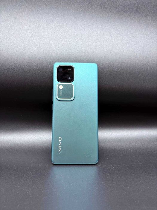 Vivo V30  (V2318)