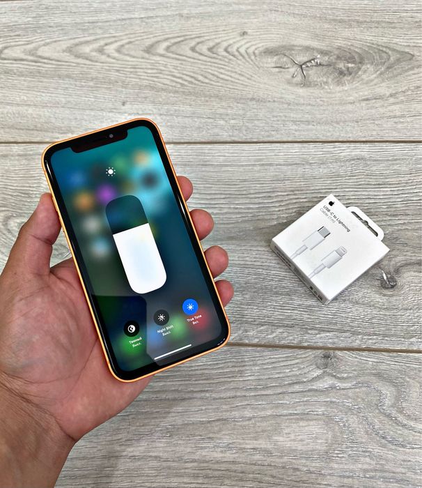 iPhone XR/256GB в корпусе Айфон 17 PRO