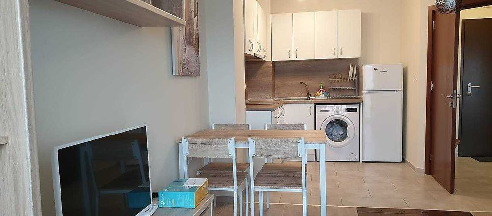 Дава се под наем Двустаен апартамент в Бургас, Славейков - 65 кв.м за 240 € - Снимка #2